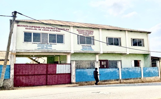 A História da FACTEGA: Um Legado de Fé, Educação e Liderança em Cabinda